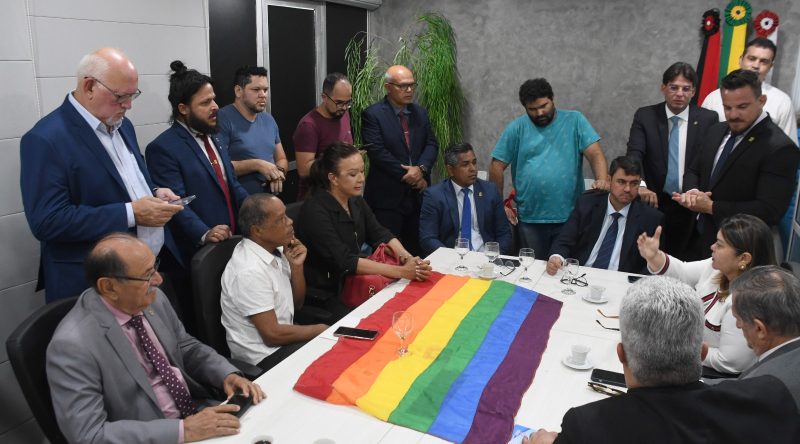MPF e representantes da comunidade LGBT+ pedem derrubada de projeto da ‘Parada Gay’