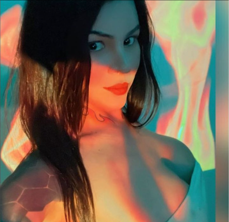 Artista paraibana Carmen Red Light lança música na Semana da Visibilidade Trans