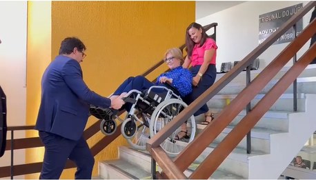 Presidente do TRE-PB, Fátima Maranhão, em ação de acessibilidade em Patos / Foto: reprodução