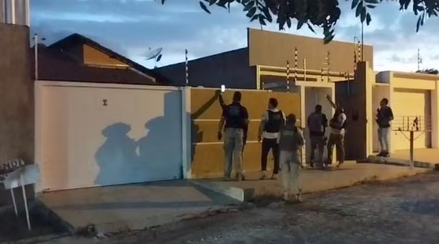 Operação prende diretor de unidade prisional no Sertão da PB e desarticula grupo suspeito de liberação irregular de presos